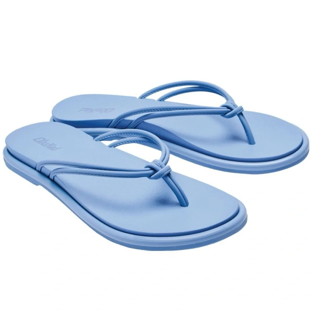 Olukai Women's Blue Flip Flop Sandals Color: Cloud Blue / Cloud Blue size 8